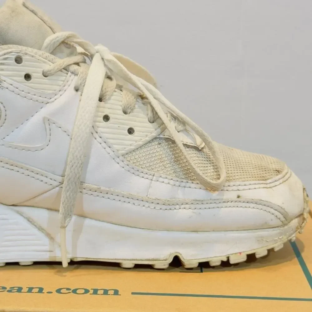 Nike Air Max 90 SE Women's Size 9 Triple White Chunky Comfort Sneakers Shoes